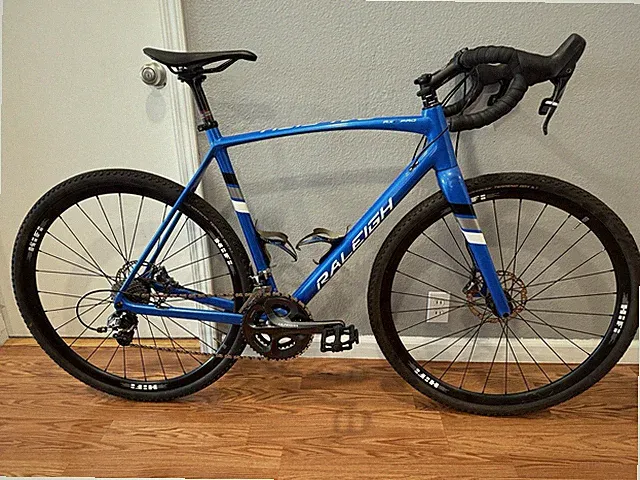 56cm Raleigh RXC PRO Disc Cyclocross Carbon Bike - 11SPD SRAM FORCE