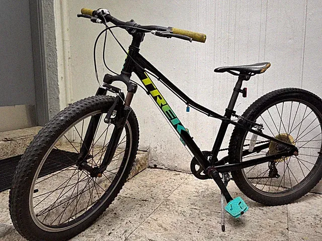 Precaliber TREK 24-8 Speed Suspension for kids color Black