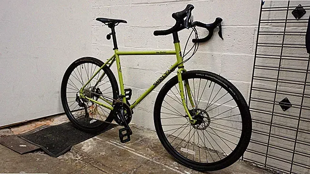Surly Disc Trucker Bike - 700c Steel Pea Lime Soup 56cm - Altus - Floor Model
